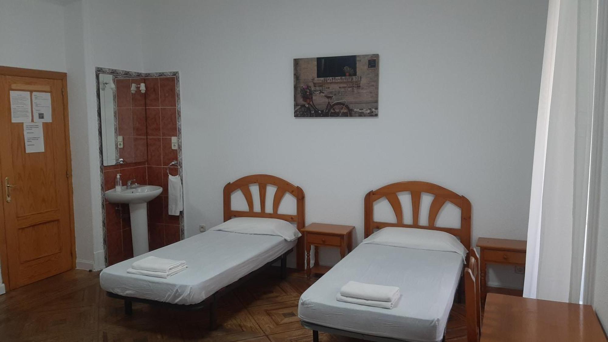 Hostal Miralva Madrid Eksteriør bilde