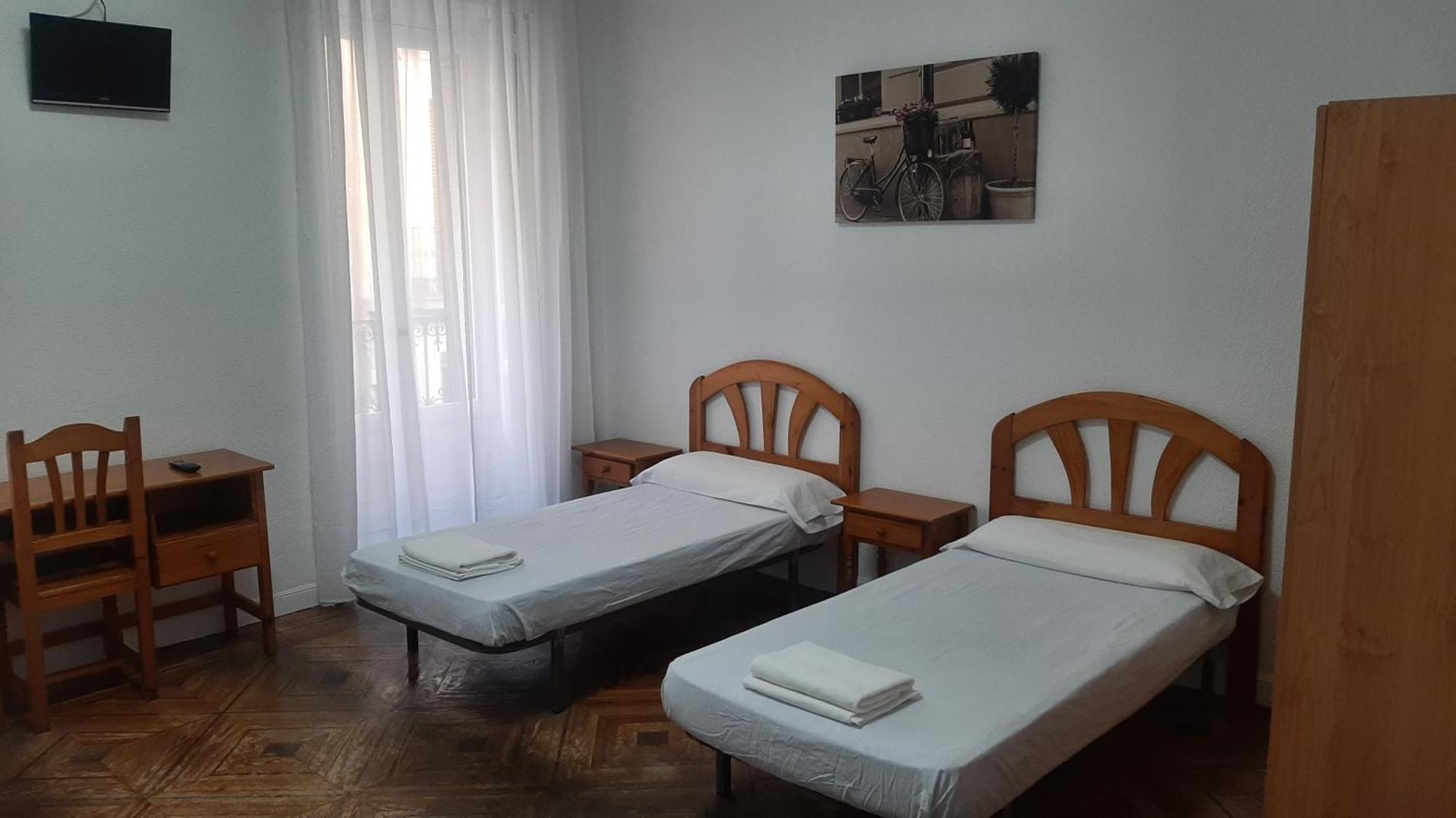 Hostal Miralva Madrid Eksteriør bilde