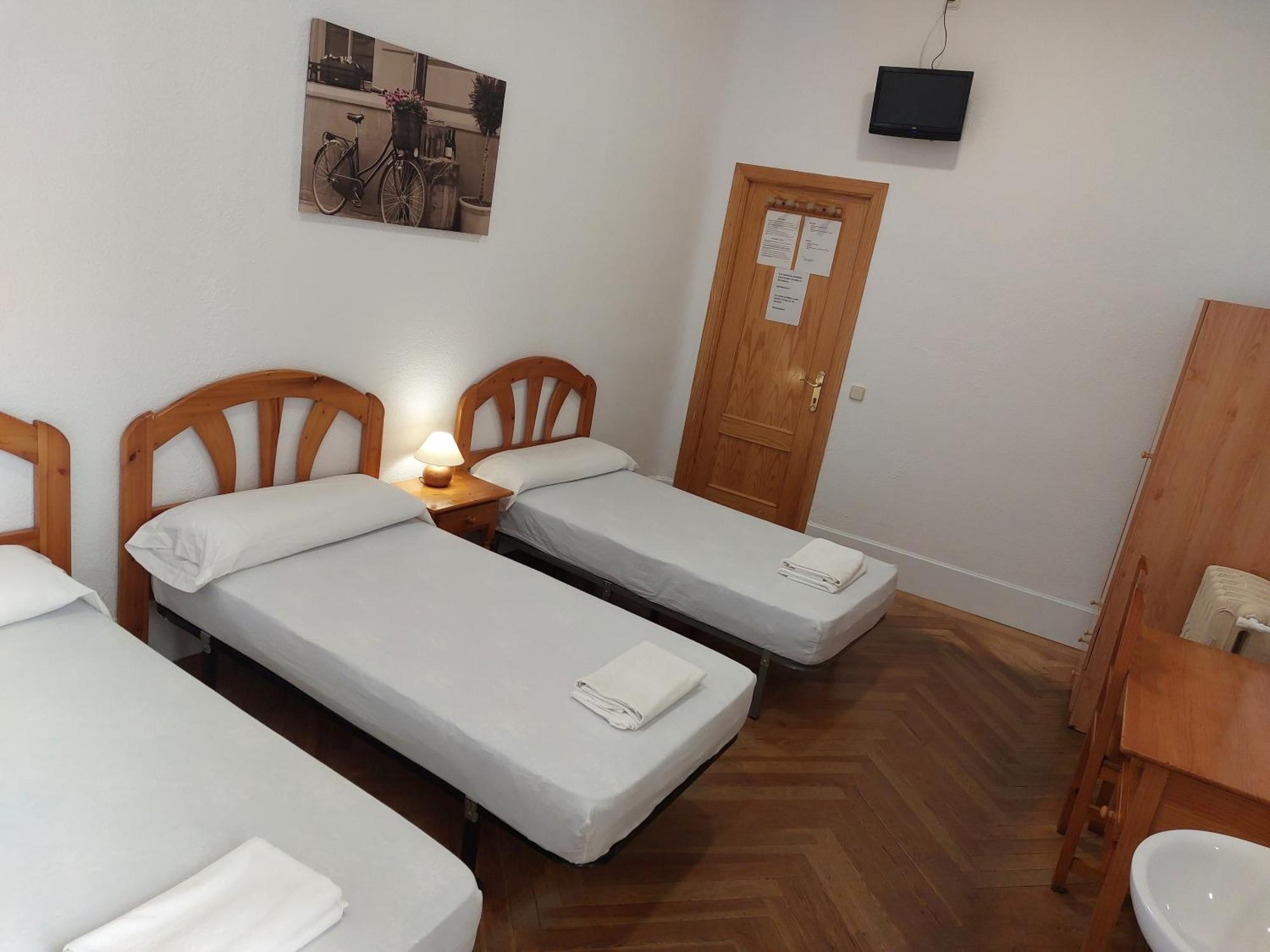 Hostal Miralva Madrid Eksteriør bilde