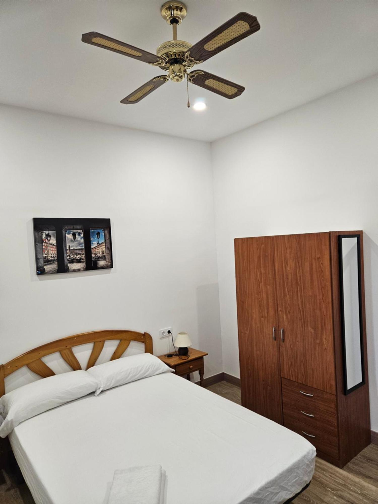 Hostal Miralva Madrid Eksteriør bilde