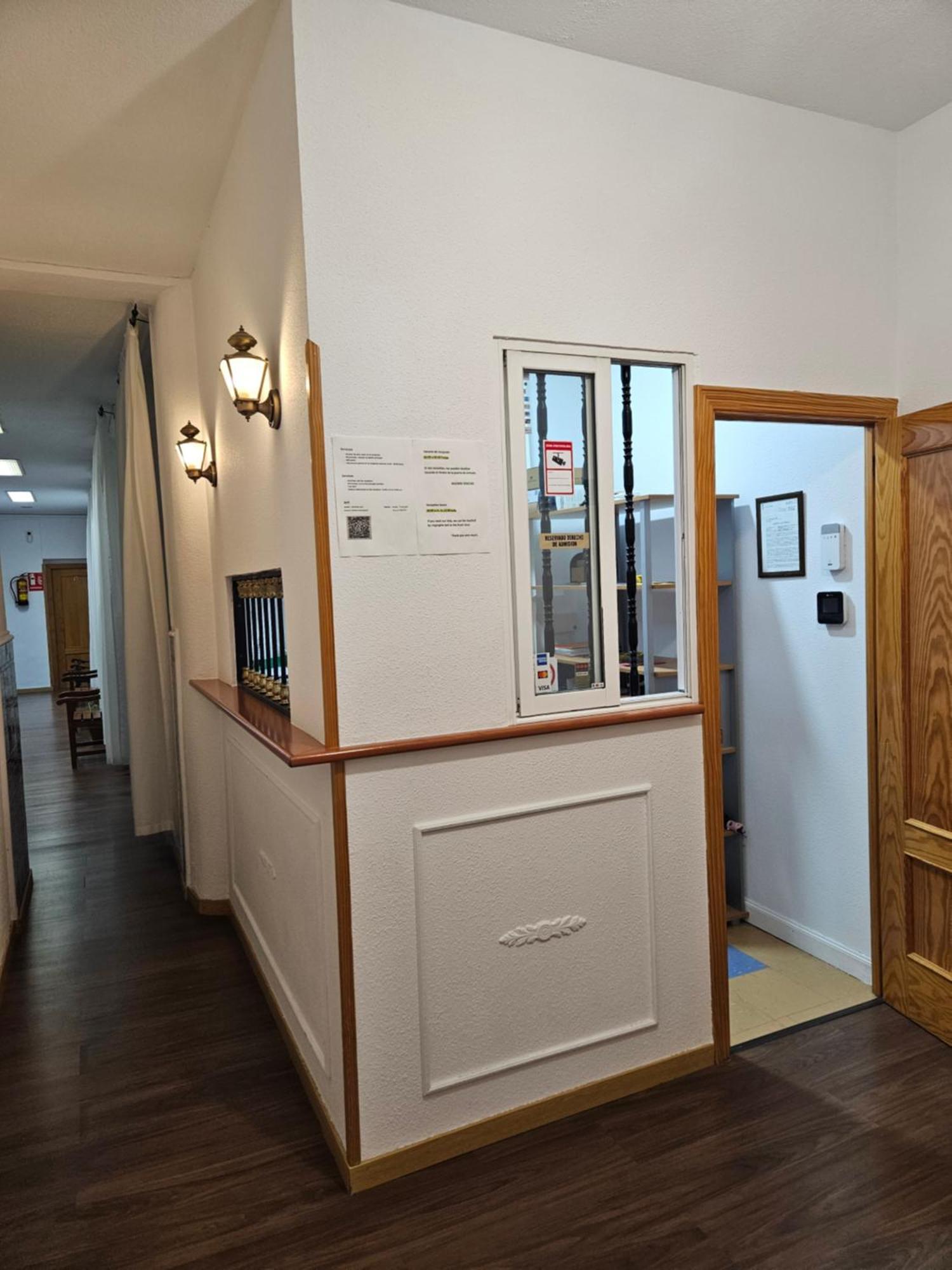 Hostal Miralva Madrid Eksteriør bilde
