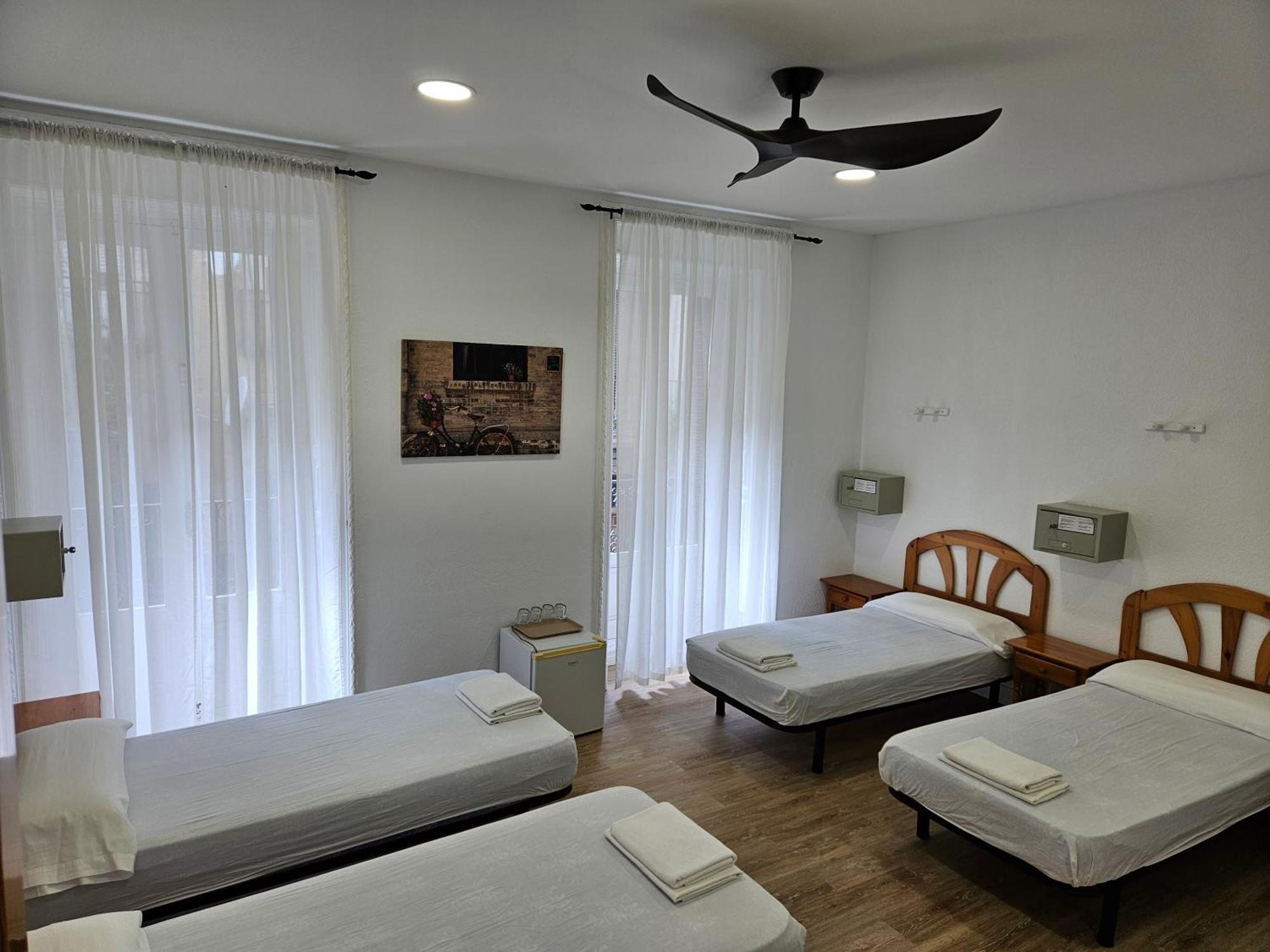 Hostal Miralva Madrid Eksteriør bilde