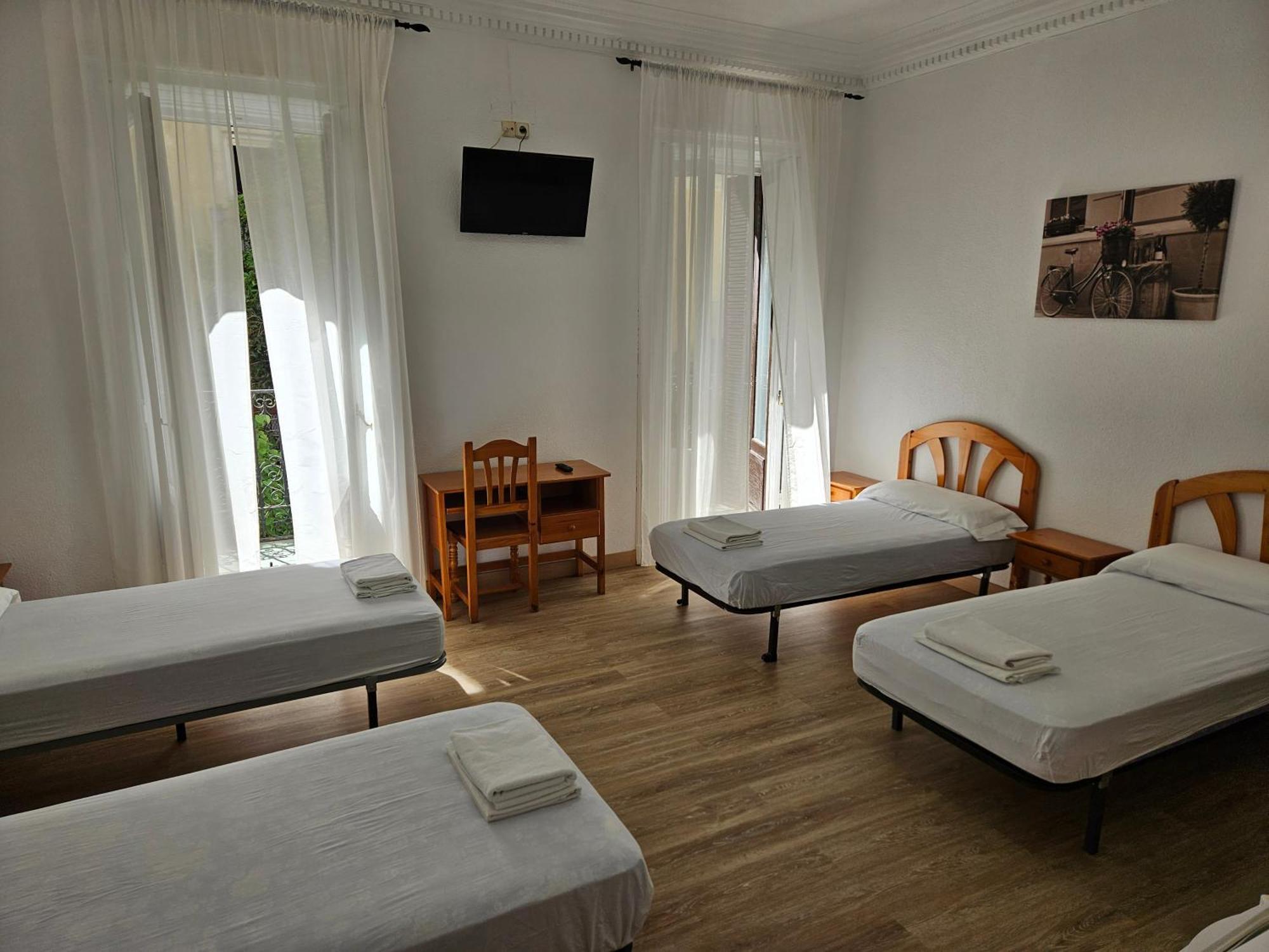 Hostal Miralva Madrid Eksteriør bilde